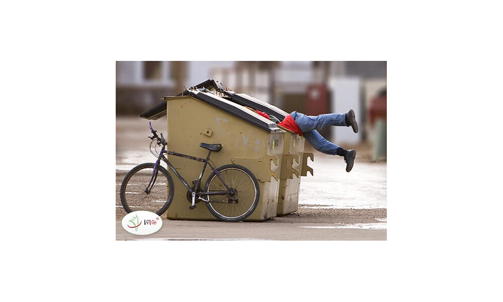 Kim są freeganie? Sprawdź, kto w XXI w. je „śmieci”!