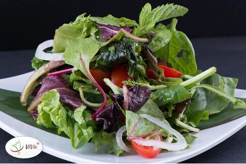 PRZEPIS KWIETNIA: Wiosenna sałatka z chrzanem